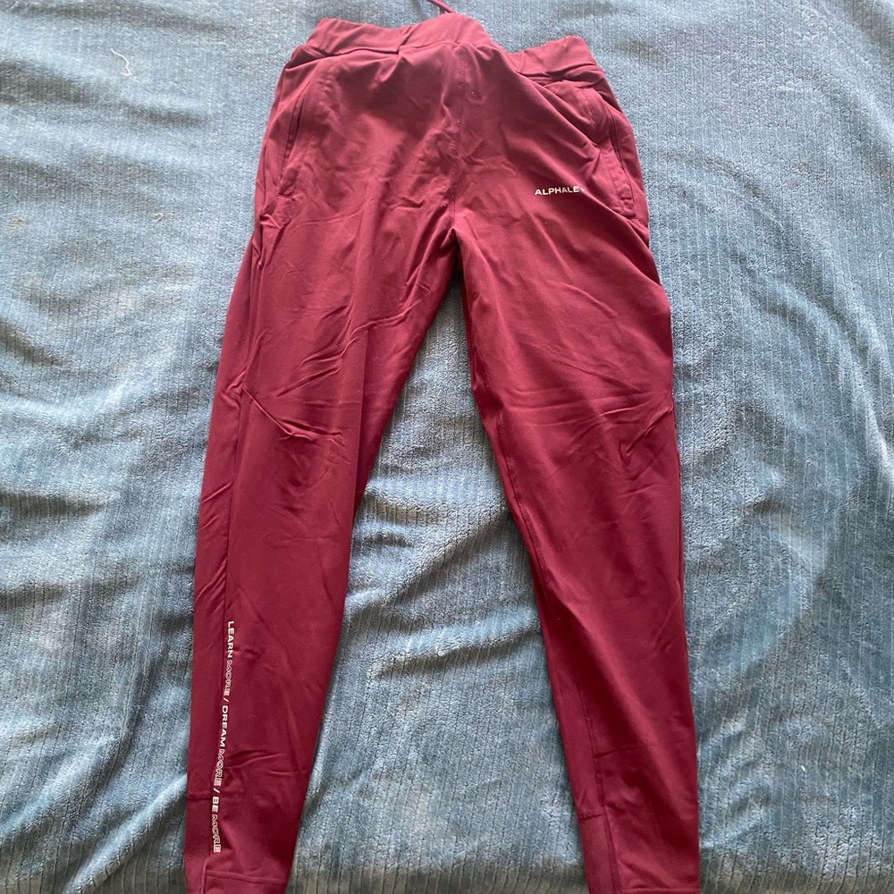 Alphalete Premium Trace Joggers.